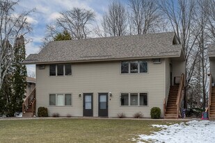 14707 62nd St N in Stillwater, MN - Building Photo