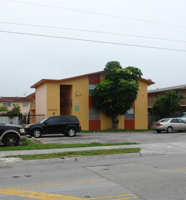 10943-10953 SW 4th St in Miami, FL - Building Photo - Building Photo