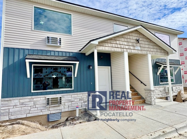 property at 5405 Park Lawn Dr