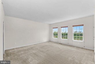21582 Zuknick Terrace in Ashburn, VA - Building Photo - Building Photo