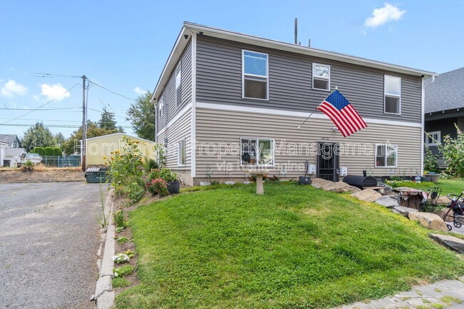 property at 2816 E Everett Ave