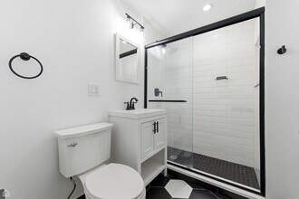 5250 W Grace St in Chicago, IL - Building Photo - Building Photo