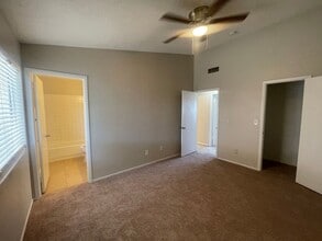 3821 E Southern Light Dr in Las Vegas, NV - Building Photo - Building Photo
