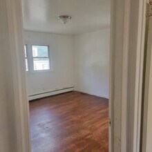 21-23 Oxford St, Unit 2 floor in Paterson, NJ - Foto de edificio - Building Photo