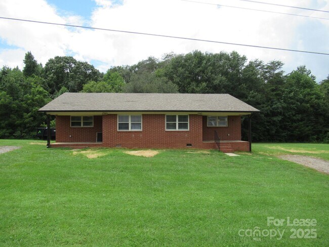 1745 River Rd in Lincolnton, NC - Building Photo - Building Photo