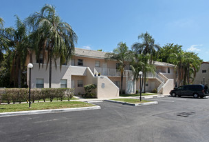 10901-10915 Royal Palm Blvd Apartments