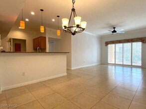 1830 Florida Club Cir in Naples, FL - Foto de edificio - Building Photo