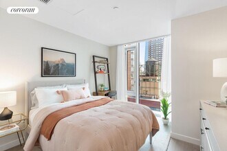 505 W 43rd St in New York, NY - Building Photo - Building Photo