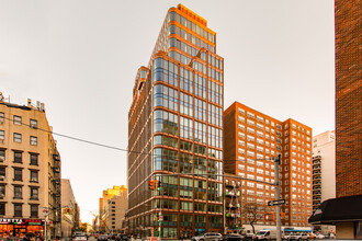 200 E 20th St in New York, NY - Foto de edificio - Building Photo