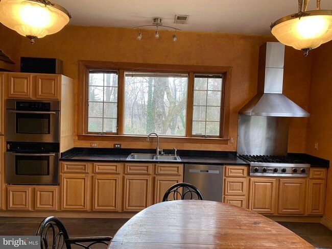 property at 2601 Cool Spring Rd