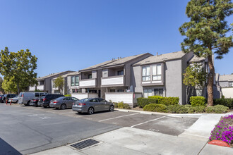 9140 Gramercy Dr in San Diego, CA - Foto de edificio - Building Photo