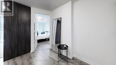 8 Widmer St in Toronto, ON - Building Photo - Building Photo