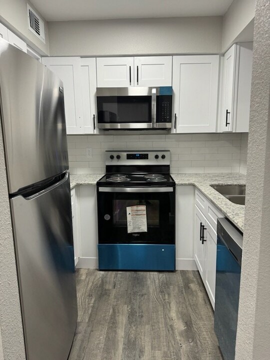 13455 Kit Ln in Dallas, TX - Building Photo