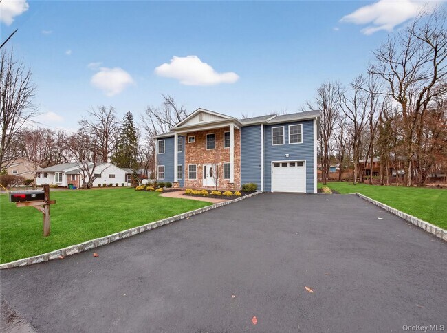 36 Windmill Ln in New City, NY - Building Photo - Building Photo