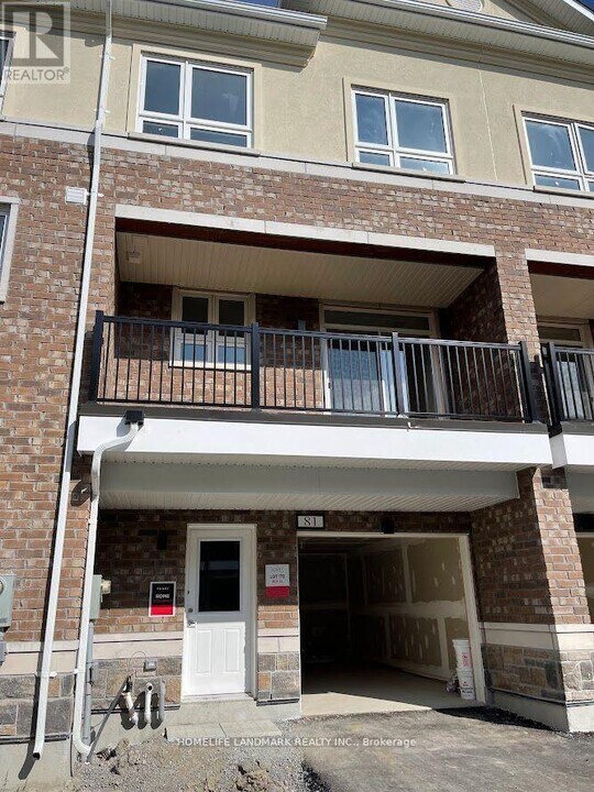 81 Imperial College Ln in Markham, ON - Building Photo