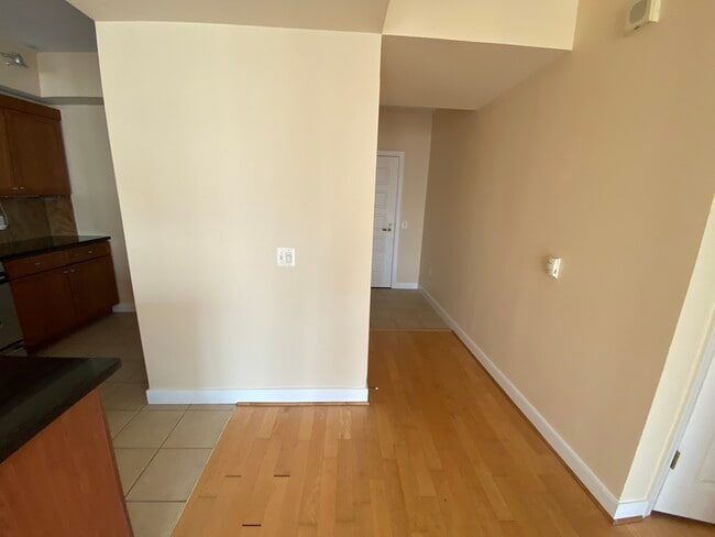 616 E St NW, Unit #1219 in Washington, DC - Building Photo - Building Photo