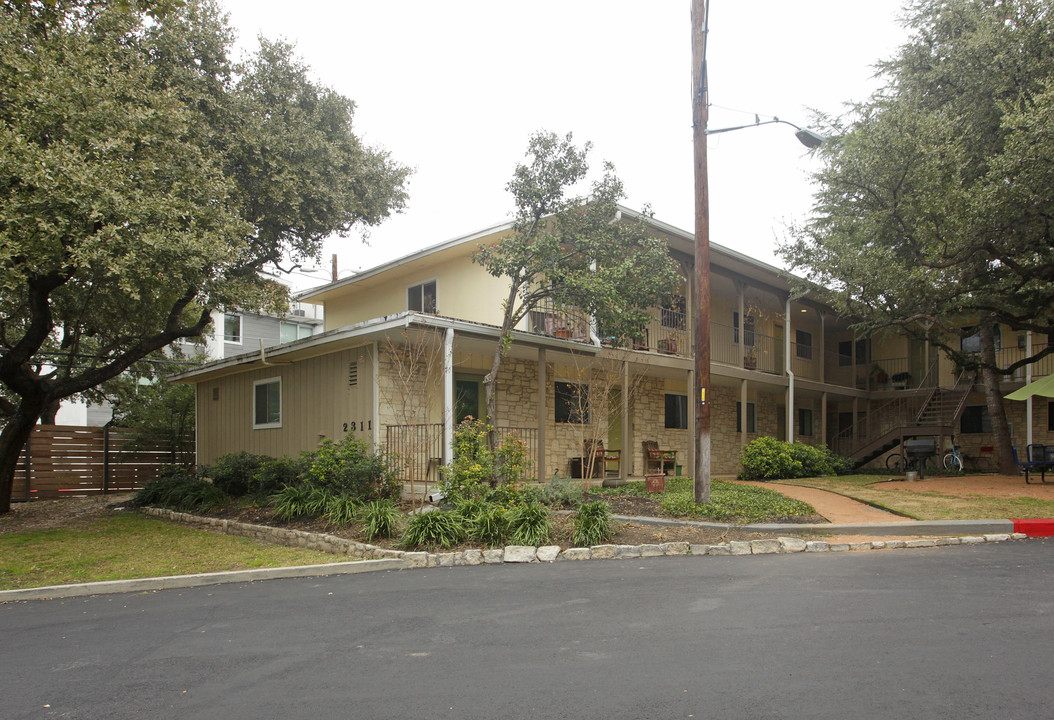 Tambaleo 2311 in Austin, TX - Building Photo