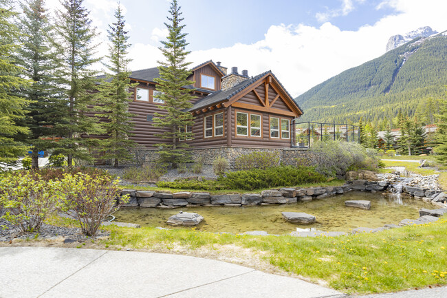 104 Armstrong Pl in Canmore, AB - Building Photo - Building Photo