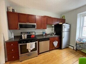 20 Roberts St in Brookline, MA - Building Photo - Building Photo