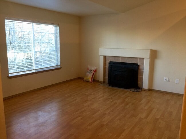 8610 295th St S in Roy, WA - Building Photo - Building Photo