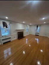632 W Roxbury Pkwy in Boston, MA - Building Photo - Building Photo