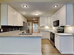 1604 Middle Ridge Dr in Willow Spring, NC - Foto de edificio - Building Photo