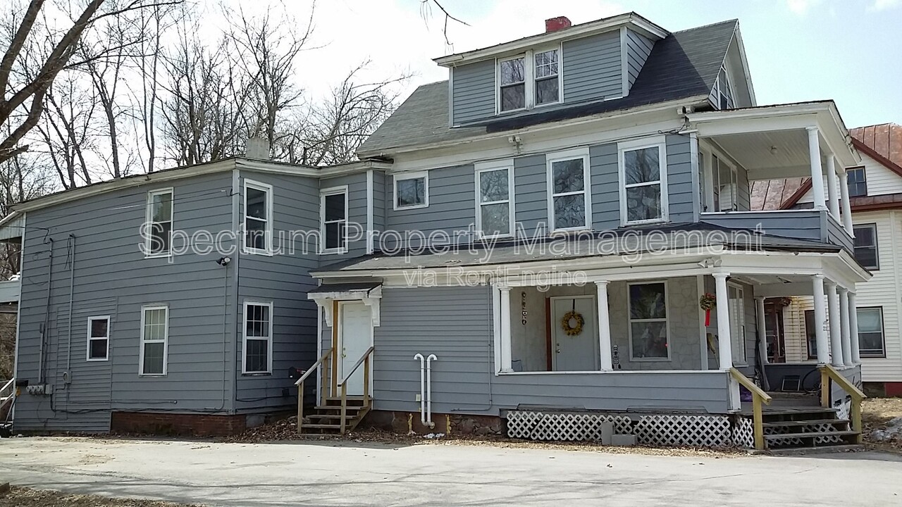 28 Western Ave in Waterville, ME - Building Photo