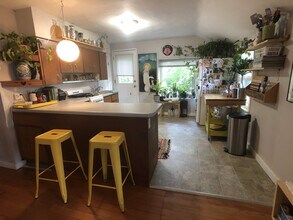 1817 Spohn Ave, Unit #2 in Madison, WI - Building Photo - Building Photo