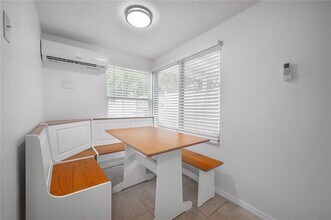 6914 N Orleans Ave in Tampa, FL - Building Photo - Building Photo