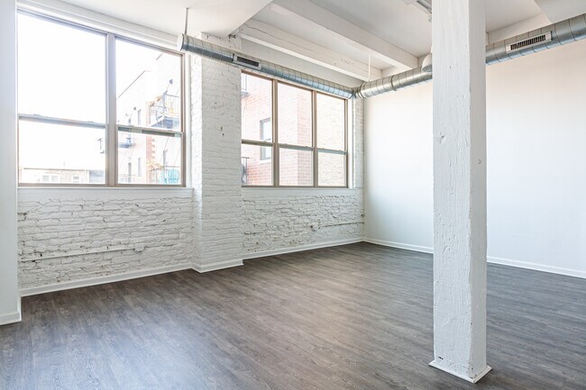 932 W Dakin St, Unit 304 in Chicago, IL - Foto de edificio - Building Photo