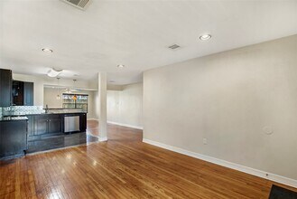 2106 Stonecrest Dr in Houston, TX - Building Photo - Building Photo