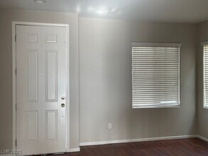10453 Masons Creek St in Las Vegas, NV - Building Photo - Building Photo