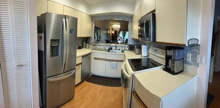 7855 Willow Spring Dr in Lake Worth, FL - Building Photo - Building Photo