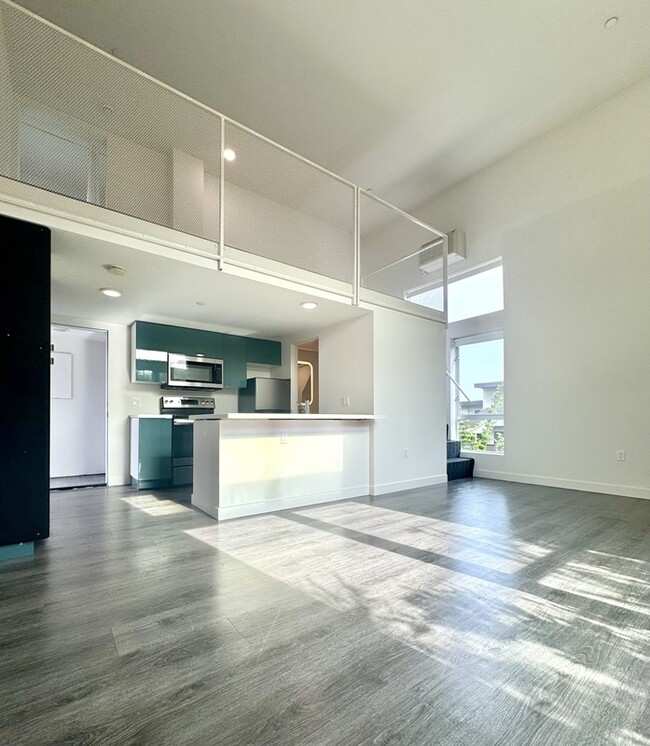 4405 W Point Loma Blvd in San Diego, CA - Building Photo - Building Photo