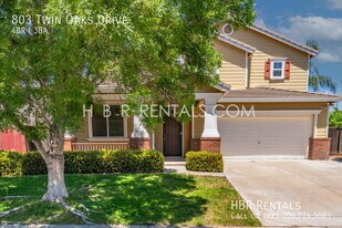 803 Twin Oaks Dr in Tracy, CA - Building Photo