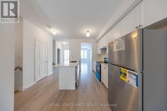 2928 Peter Matthews Dr in Pickering, ON - Building Photo - Building Photo