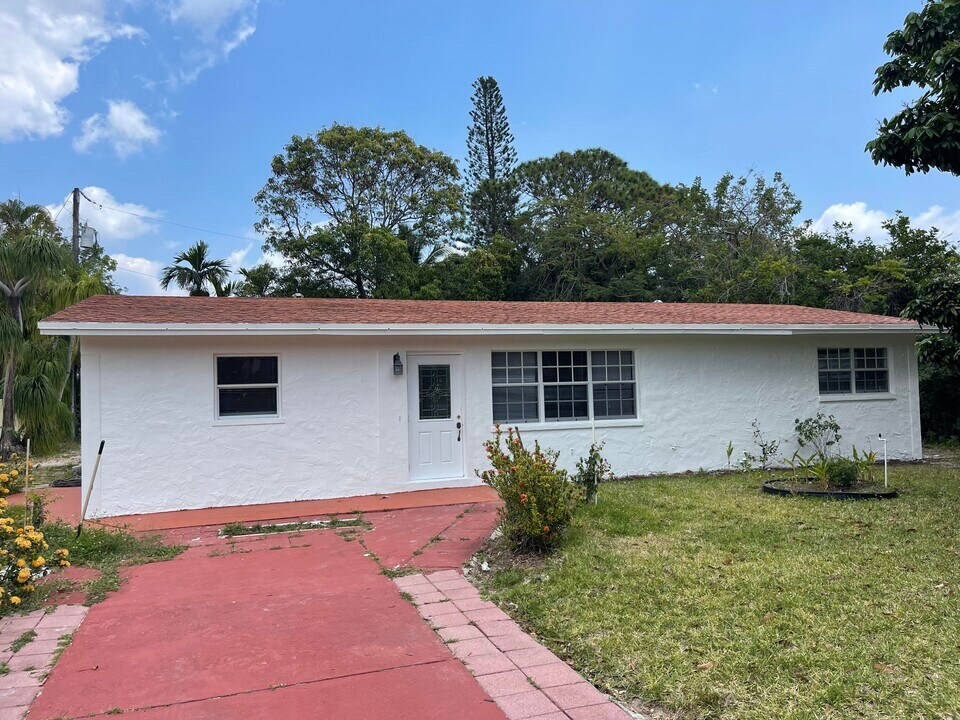 249 NW 4th Diagonal in Boca Raton, FL - Building Photo