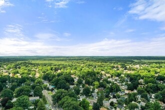 20 Lawrence St, Unit 2 in Wakefield, MA - Foto de edificio - Building Photo