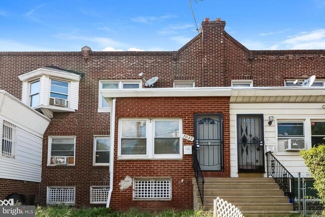 7037 Elmwood Ave