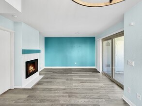 13316 Caminito Ciera in San Diego, CA - Foto de edificio - Building Photo