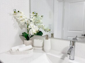 7904 Juniper St in Miramar, FL - Building Photo - Building Photo