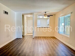 7425 Charmant Dr in San Diego, CA - Building Photo - Building Photo