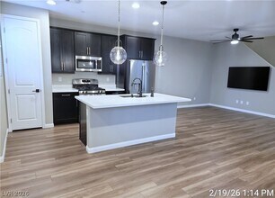 716 N Water St in Henderson, NV - Building Photo - Building Photo