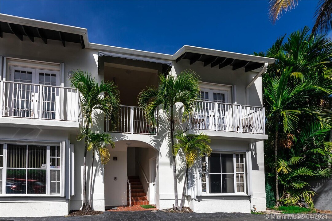 3007 Bird Ave in Miami, FL - Building Photo