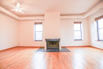 652 N Noble St, Unit 4R in Chicago, IL - Building Photo - Building Photo