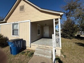 2432 N Quincy Ave in Tulsa, OK - Building Photo - Building Photo