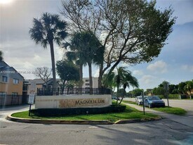 7423 SW 152nd Ave in Miami, FL - Building Photo