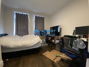 9 Strathmore Rd, Unit 3 in Brookline, MA - Building Photo - Building Photo