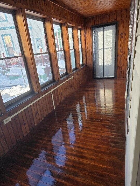 560 Pine St in Manchester, NH - Foto de edificio