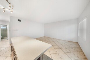 410 Euclid Ave in Miami Beach, FL - Building Photo